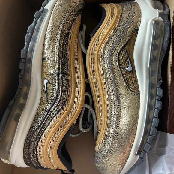 Women’s air max 97 gold - Picture 3 of 4
